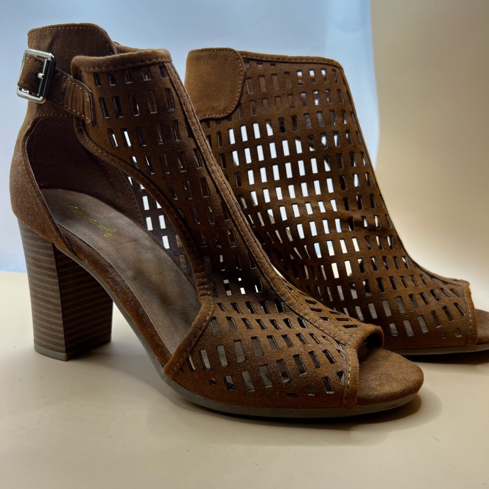 Size 7 Qupid chock heel shoe. Worn once.